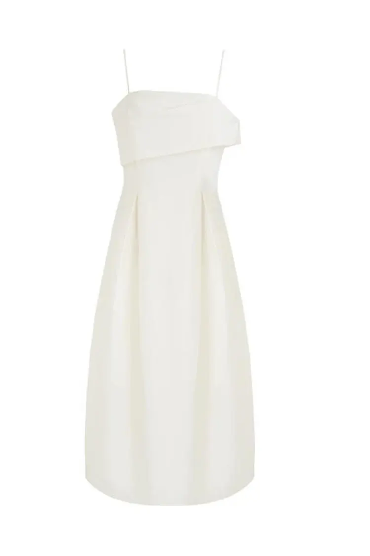 Hur kan en asymmetrisk festklänning i fransk stil för kvinnor förhöja din eleganta look